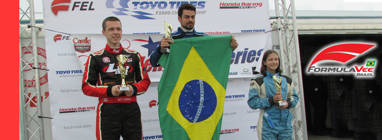 Convidados internacionais, pai e filha correm juntos na abertura da Fórmula Vee em Interlagos