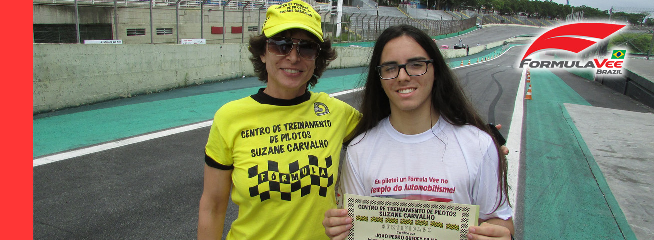 Piloto santista faz estreia na abertura da Fórmula Vee Júnior em Interlagos