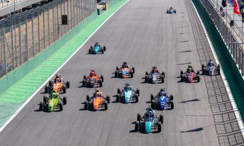 pelotao-formula-vee-largando-na-reta-de-interlagos